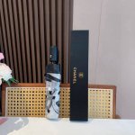 chanel 香奈儿 经典款 透明 三折自动折叠晴雨伞 做工精细 气质 时尚 炒鸡好看！人手必备 ！