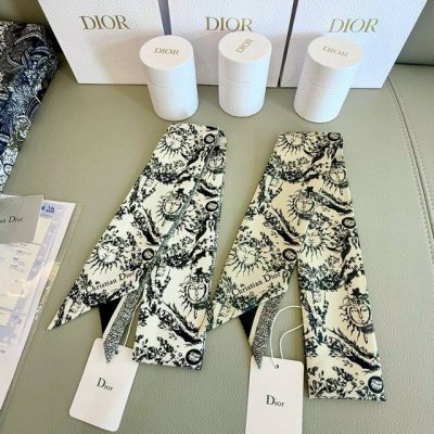 白色，太阳神，实物拍摄， 手机拍不出实物的美高品质Dior Mitzah老花时髦小丝带 绝对市面最好的版本 做工精细，丝带尖角直，这款上身效果也是非常赞，自留推
