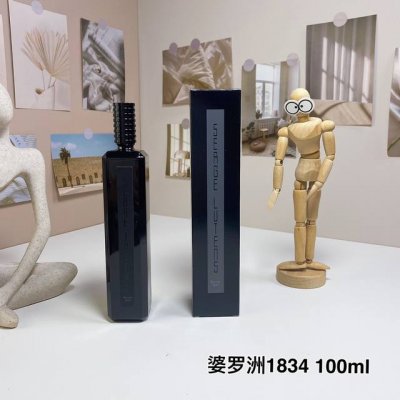 3778婆罗洲1834 Ml 芦丹氏摩天楼系列- Serge Lutens Borneo 1834, 2005 品牌：芦丹氏 调香师：Christopher S