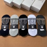 特 Versace 范思哲新品男款隐形船袜 一盒五双 纯棉材质织造 超柔软舒适 提花经典标志 Ins超火爆小单品 大牌出街 潮人必备超好搭