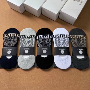 特 Versace 范思哲新品男款隐形船袜 一盒五双 纯棉材质织造 超柔软舒适 提花经典标志 Ins超火爆小单品 大牌出街 潮人必备超好搭