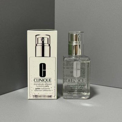 倩碧黄油125Ml透明款实拍现货倩碧透明黄油125Ml！ Clinique清爽补水保湿，不分肤质！擦完滑滑的一点不油腻新款黄油，终于不分有油 无油，所有肤质都可