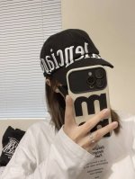 balenciaga巴黎世家新款刺绣Logo棒球帽 很酷的色系 男女佩戴都有不同Style 第一批抢先出货 巴黎粉必入款
