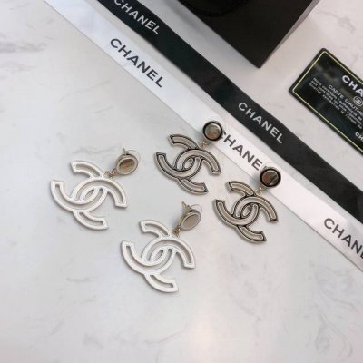 chanel香奈儿小香耳环热销款 代购级别 市面最高版本！专柜1:1款式开模 专柜原版、香奈儿耳钉女神必备 超级显脸瘦