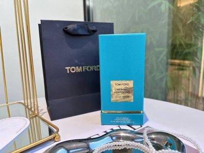 专柜品质 Tom Ford橙花油 Ml 干净的味道 Tf 橙花油Neroli Portofino 是我第一支空瓶的香水！ 记得当时是看到一段测评： Tf橙花油，