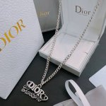 Dior新款 迪奥项链原单货专柜新款开模复古潮流时尚必备 男女均可佩戴 情侣款同款 摇滚朋克泰银风格 复古元素 潮流百搭 官网同款项链最新款链条档次更高明星经典