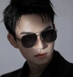 p120 Gucc* 2025 新款男女情侣款太阳Ip电镀永不褪色 卖点：超轻超有弹性整幅眼镜无螺丝重要的是压不坏、镜片：高清尼龙偏光镜片 型号：G611