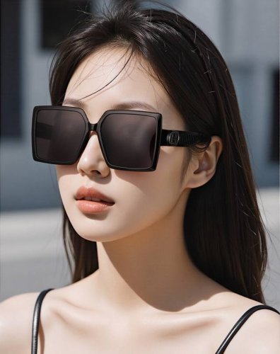 Hermes 爱马仕 2025开春新款原版出货 网红超爆款经典奢华全球风[亲亲] 时尚方框太阳镜 气质非凡 经典连体大框款式太阳眼镜[篮球] 顶级品质 奢华Lo