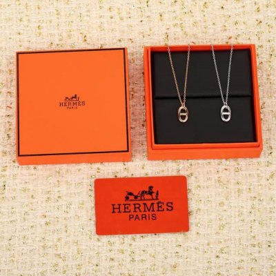 202578 我们出品 爱马仕Hermes系列猪鼻子项链 实实在在购入Zp打版做货 还原度达到百分之95-98左右 Zp两个防伪标志也是开了钢磨做了出刻字来 绝