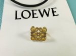 罗意威Loewe中古金镂空造型满钻开口戒指！一戴就忍不住想夸的一款，简约的设计，超精致又显手白，简直爱了！又可以跟其他款式叠搭一起，超级百搭～