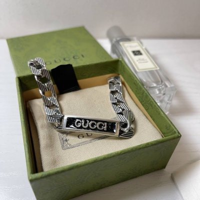 Gucci版本 最爱时尚简约 优雅个性美丽 超火爆 只能说先下手先得整圈散发着炫目的光彩全网爆款 爆款