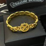 专柜品质 Chrome Hearts克罗心经典黄金色表带手链 凹凸造型不同的花纹设计风格 呈现出与众不同 十字架 童军花是克罗心的志 所以更经久不衰 正品打版C