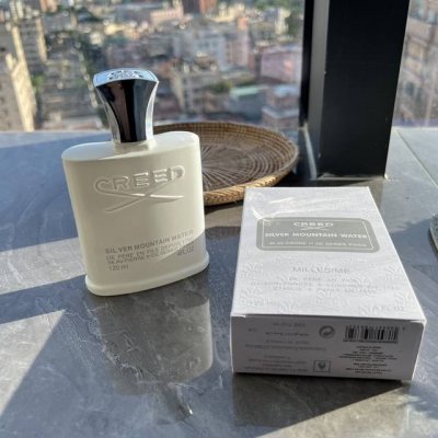 专柜品质 3银色山泉 Ml ■前调：香柠檬 橘子 中调：茶叶 黑加仑 后调：白松香 麝香 檀香木 苦橙叶 中性香 调香师：Olivier Creed Sixth