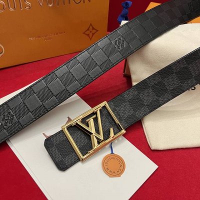 驴牌男士新款腰帶 寬度4Cm 訂製双面原厂进口小牛皮 双面可配戴 搭配醒目字母搭扣与匠心镂刻的 Damier 互为映衬 手感极佳 搭配專櫃最新原版禮品盒 代购版