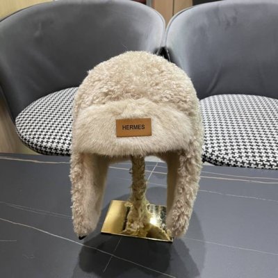 Hermes新品，爱马仕 秋冬网红时尚博主推荐款毛绒护耳雷锋帽，小红书爆款，手感超柔软舒适的
