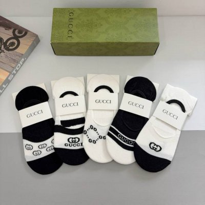 配包装 一盒5双 Gucci 古奇 Ins超火爆小单品袜子，纯棉面料，潮人必备 ，Gucci 爆款，经典双G袜，个性时尚百搭款，你值得拥有哦