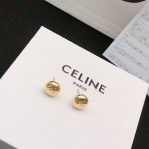 新品 Celine 赛琳 圆形耳钉 新款 个性 Celestine个性经典之作 耳钉 女神必备神器 全部慢工出细活 大方 百搭，简约设计风格独特，非常美。