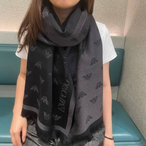 阿玛尼 Armani 2024年最新男士围巾 大方 简约 是成功男士不二追求 经典图案搭配Logo设计 时尚色调 充满了稳重的氛围 满足你对时尚跟品质的所有要求