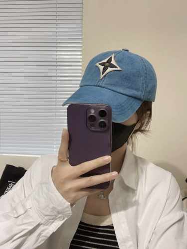 Lv路易威登新款牛仔刺绣棒球帽 火爆技术升级 洗水牛仔风街头风十足 更符合现在时尚小哥哥小姐姐的Style 机场街拍超飒