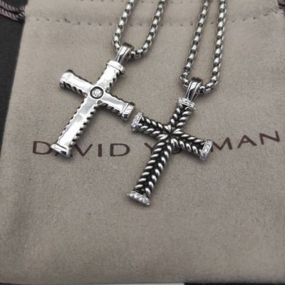 david Yurman 双纽线十字架项链白钻。链条粗3Mm，长度50+5Cm或长度60+5Cm延迟链 编号Dyxl-008