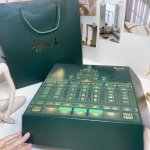 高端品质 Harrods 哈罗德圣诞倒数日历Q版盲盒十二件套 Q版迷你试香香水，每个套盒的内物都是随机不同的，节日氛围立马拉满