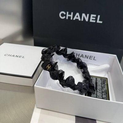 配包装盒 Chanel 香奈儿 最新小香发箍，简单实用，时尚潮流！非常好看，小仙女必备