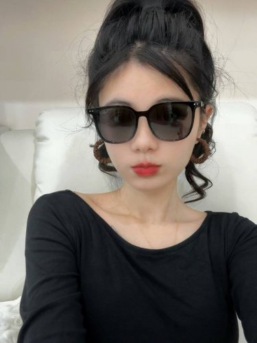 Gucci古驰 Gg方框太阳镜 完美品质 独特设计 适合各种脸型 亮相时装周 超时尚百搭 实物精致 情侣款 男女均可佩戴 型号 G3904
