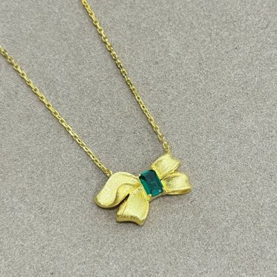 180 a5090 中古复古风 独立设计师款 丝带 蝴蝶结 祖母绿 拉丝项链 蝴蝶结设计 经典百搭 超甜美的一款单品 采用进口S925纯银材质 精工打造 微镶冰