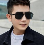 Gucci 男款炫彩飞行员偏光太阳镜 材质：高清尼龙加厚卡槽高清偏光镜片 无边框镜架颜型号：G4380