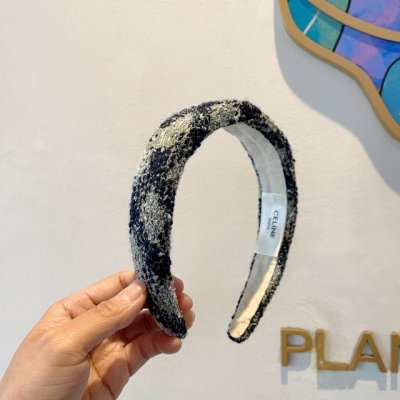 配包装 Celine 赛琳 官方经典新款螺纹褶皱发箍，女神必备头箍，非常舒时尚百搭，舒适潮流款！