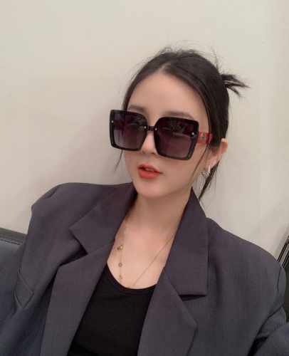 2025新款 爱马仕女士偏光太阳镜 宝丽来高清镜片高品质Tr-90镜框 时尚百搭！ 型号：H47701