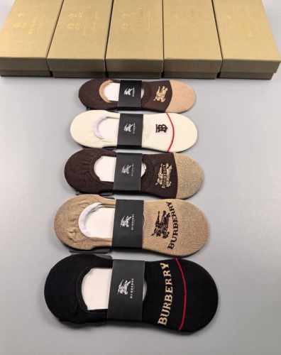 特P50 配专柜包装 burberry(巴宝莉)新款船袜隐形袜堆堆袜袜子！一盒五双，专柜同步筒袜袜子，大牌出街，潮人必备超好搭