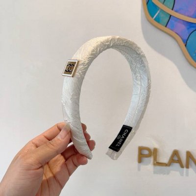配包装 Chanel 香奈儿 新款高级感肌理纹海绵发箍，金属字母头箍！特制面料简约洋气显质感、经典百搭少女风发饰
