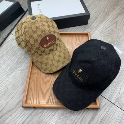 G家。皮标-小老虎头 超A品质 最新款！时尚潮流，高端做工！每一个帽子都是用心之作！牛津材质！头层牛皮！配盒子、防尘袋、卡片！非一般的品质，细节也很重要。真皮帽
