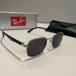 雷朋 Rayban 经典飞行镜系列 作为美国空军的标志之一，深受各大明星追捧始终引领世界潮流风向标，永不落时的风格、永无止境的灵感，一直在创新，从未被超越。 此
