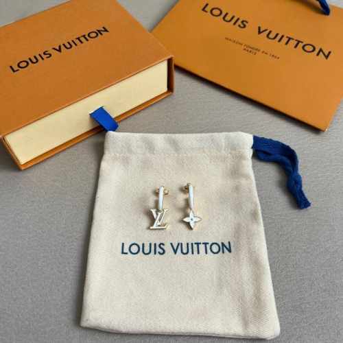 新款原单货Lv 耳钉Louis Vuitton 路易威登 耳钉专柜一致材质 火爆款出货 设计独特 复古前卫 男神、美女必备。
