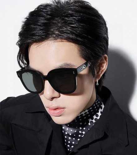 Gucci古奇 新款连体驶驾镜墨镜出行必众备多明星同款 太阳镜 男女太士阳镜飞行 型号：G25520