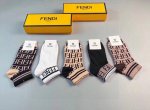 特 Fendi 芬迪大f新品袜子 一盒五双 提花经典的双f标志，纯棉材质制造，透气舒适，超级nice超火爆小单品，大牌出街，潮人必备超好搭