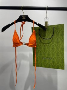 特价 Gucci古奇新款比基尼泳衣适合多种场景的游泳衣♀海边 游泳池 温泉 水上乐园 漂流都可以内搭外穿也完全可以 面料：透气舒适。速干弹性的游泳衣更加帖肤易清