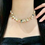 louisvuitton以 经典花纹图案设计 双花 款设计方式吊坠Lv品牌标志设计，经典标志理念、演绎典雅也流行项链．时尚潮流百搭款．非常抢眼显白、专柜同款 黄