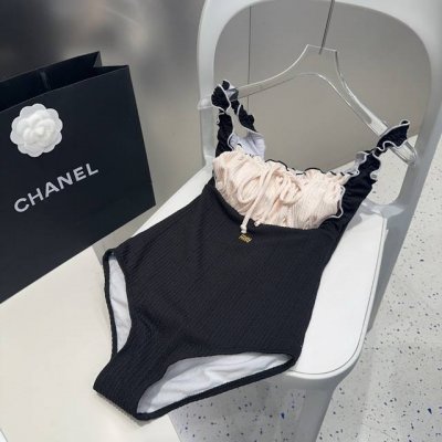 miumiu泳衣，时尚达人必备。超级显身材！Sml