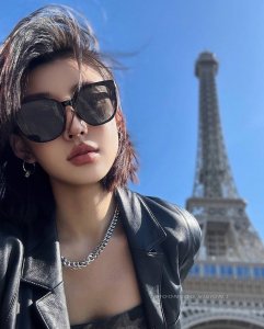 Dior-迪奥 开春新款 潮流爆款 时尚圆框偏光太阳镜 高品质 佩戴舒适 网红潮款墨镜 型号 Cd251