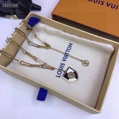 配图片原版包装 louis Vuitton官网M84783 Monogram Strass系列项链 monogram Strass项链满溢华美风范 令 畅销盾牌
