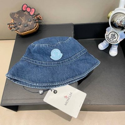 Moncler蒙口春新款高品质牛仔渔夫帽 超仙，超火爆质感很赞，出街超好搭配！时尚潮流！快快入手哦！
