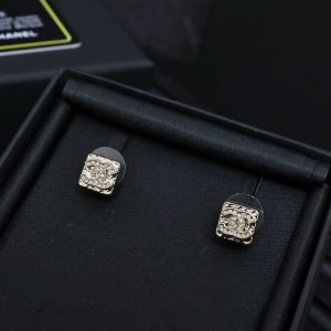 Chanel Mini小方糖耳钉 日常百搭，精致女孩必备