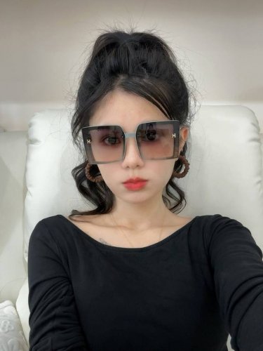 Hermes 爱马仕 2025开春新款原版出货 网红超爆款经典奢华全球风 [亲亲] 时尚方框太阳镜 气质非凡 经典连体大框款式太阳眼镜[篮球] 顶级品质 奢华L