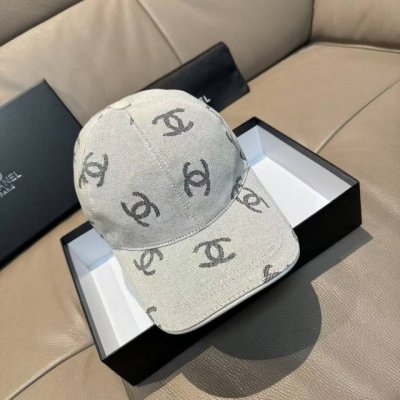 配包装布袋，Chanel 香奈儿 经典原单棒球帽， 经典双C,专柜1:1开模订制，原版帆布料+头层牛皮，轻盈透气！质量超赞，基础头围56，贴片可调节。