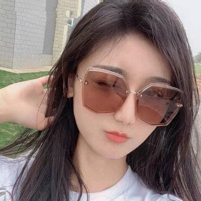 新品Chanel 香奈儿太阳镜以独特魅力和前卫风格诠释春夏最新眼镜，质感超好佩带舒适 型号：Ch8128