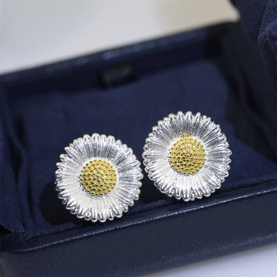 雏菊耳钉 布契拉提 Buccellati 意大利高级珠宝品牌 复古宫廷风耳钉亚金材质 18K厚金分色电镀 高品质 布契拉提耳钉 太阳花耳钉
