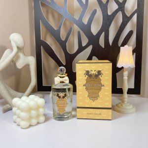 专柜品质 penhaligon's潘海利根Artemisia阿提密西亚致命温柔女士香水100Ml 香调：东方花香调 前调：油桃 、绿色气息 中调：青苹果、铃兰、